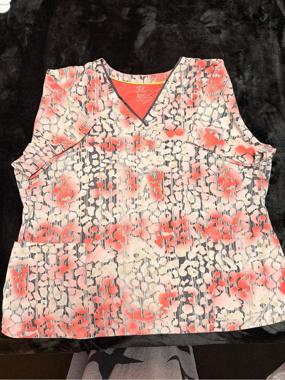 Pattern Print V-Neck short sleeve Top - Coral/White